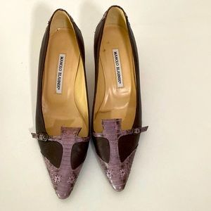 Manolo Blanik purple pointed toe pump